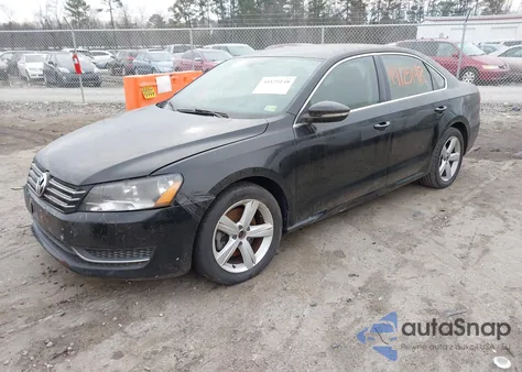 2012 Volkswagen Passat 2.5L Se z USA, uszkodzony, nr VIN 1VWBP7A30CC042934